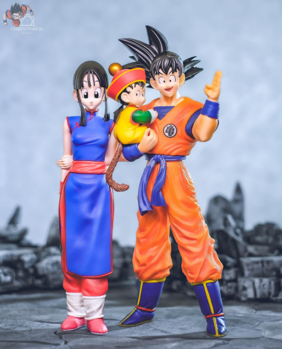 Família Son — Goku, Chichi e Gohan Bebê